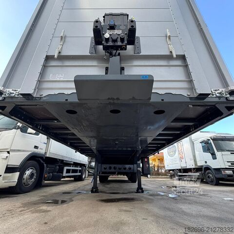 Open semitrailer Lecitrailer Semirimorchio centinato