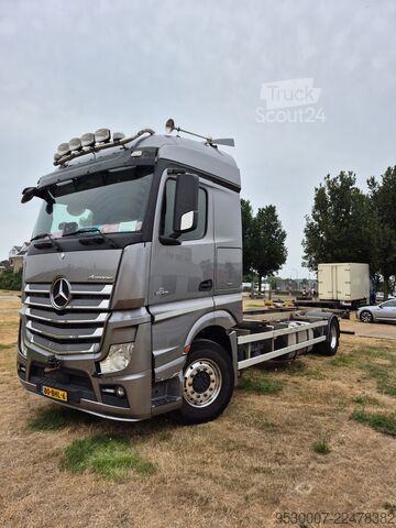 Lastbil med utbytbar kaross Mercedes-Benz Actros 1942