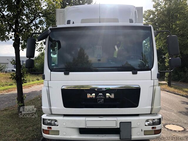 Samochód ciężarowy typu furgon MAN TGL 12.220