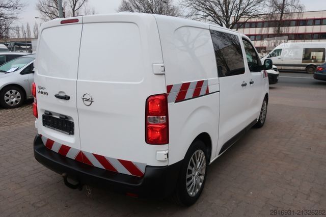 Fourgon tôlé OPEL Nr. 8 Vivaro / 1.Hand / DoKa / AHK / Klima /Navi