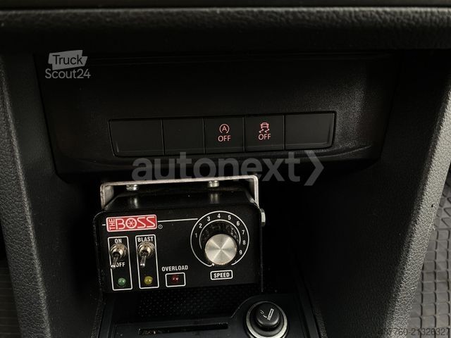 Muu VOLKSWAGEN Caddy *Winterdienst* Schneeschild+Streuer BOSS