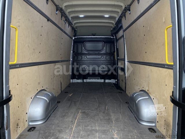 Furgone a tetto alto VOLKSWAGEN Crafter 35 Aut.*Maxi-Superhochdach* AHK 3,0t+KAM