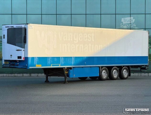 Semirremolque frigorífico SCHMITZ CARGOBULL SKO24 THERMO KING SLX300 WITH 5400 ENGINE HOURS