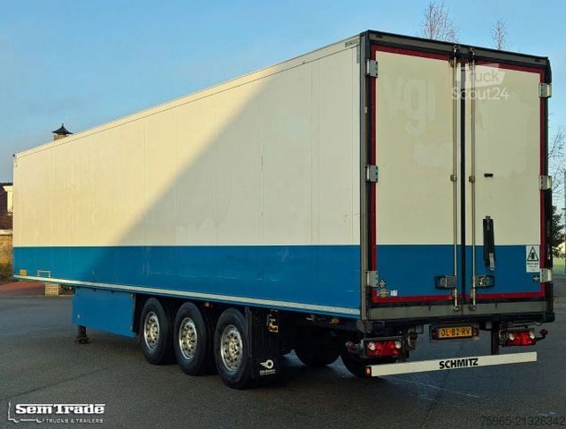 Semirremolque frigorífico SCHMITZ CARGOBULL SKO24 THERMO KING SLX300 WITH 5400 ENGINE HOURS
