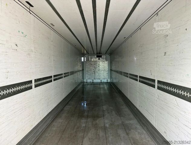 Semirremolque frigorífico SCHMITZ CARGOBULL SKO24 THERMO KING SLX300 WITH 5400 ENGINE HOURS