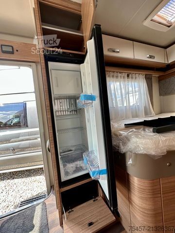 Autocaravana semi-integrada WEINSBERG CaraSuite 650 MF - MJ25 - 5 Sitzplätze - 85.508¤