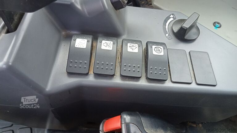 Mini-escavadora < 7t Caterpillar 303.5E2 CR with 3 buckets