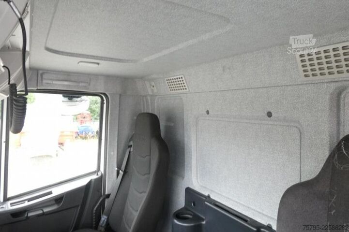 Sklápěcí vůz IVECO HD9 86.50-90 4 Achs Muldenkipper schwere Straßen