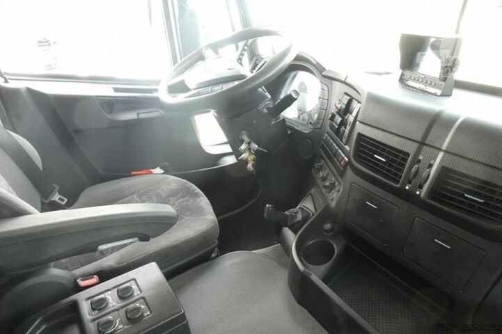 Sklápěcí vůz IVECO HD9 86.50-90 4 Achs Muldenkipper schwere Straßen