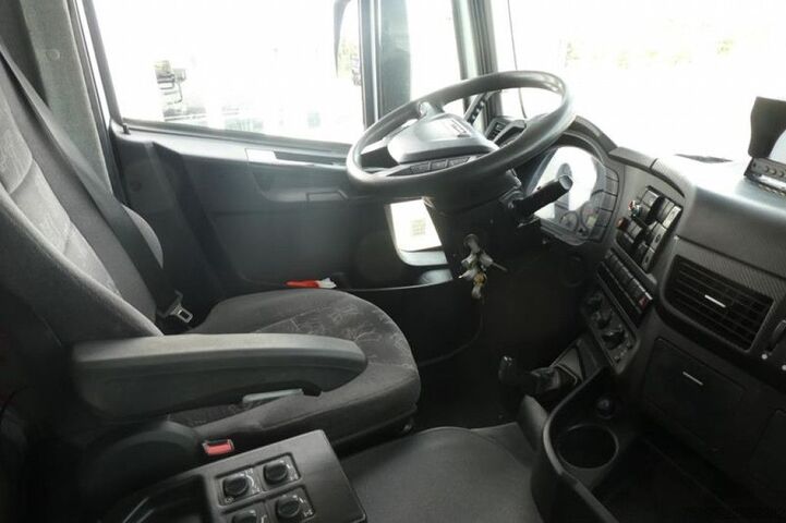 Sklápěcí vůz IVECO HD9 86.50-90 4 Achs Muldenkipper schwere Straßen