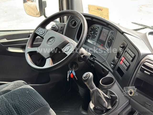 Gardinsidad skåpbil MERCEDES-BENZ Atego 816 4x2 Ladebordwand Bordwände