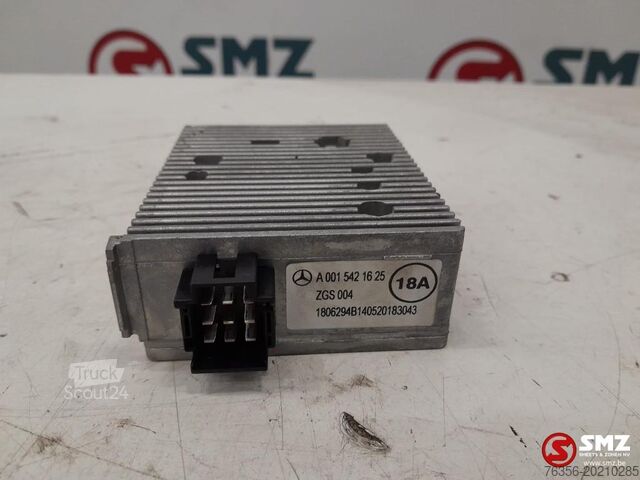 Upravljanje motorja Mercedes Occ spanningsomvormer Mercedes Actros MP4 A0015421