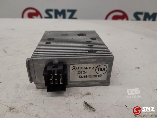 Upravljanje motorja Mercedes Occ spanningsomvormer Mercedes Actros MP4 A0015421