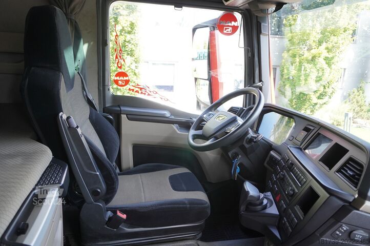 Sattelzugmaschine MAN TGS 33.510 tractor unit / 6x4 / Sleeper