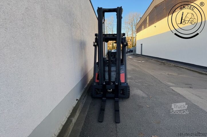 Eléctrico de 4 rodas Linde E18PH