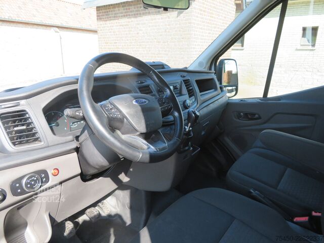 Skåpbil med lastflak Ford Transit