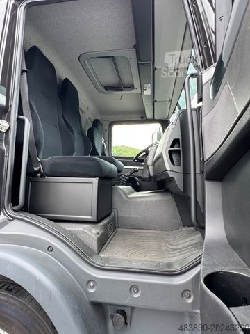 Camion de boissons MAN TGL 12.220/LBW/Klima/Navi/2xAHK