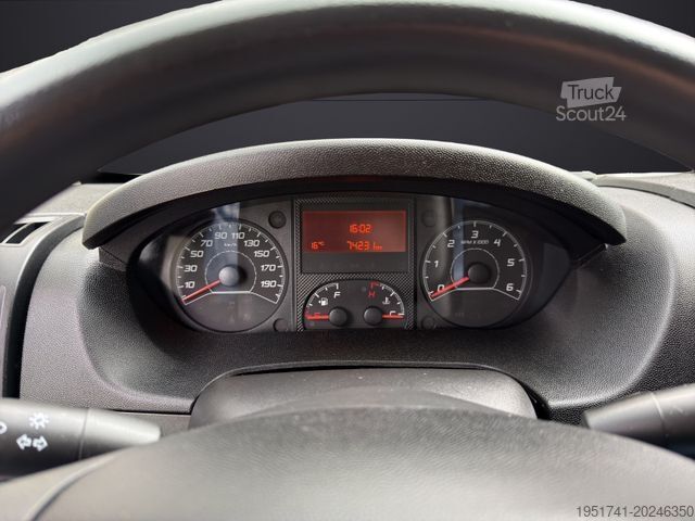 Furgone chiuso PEUGEOT Boxer Koffer Ladebordwand Klima Tempomat*74 Tkm*