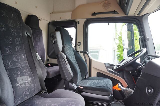 BDF / ajotunteihin Mercedes-Benz Actros 2540 6x2 / 80 tho. km! / 5-seater