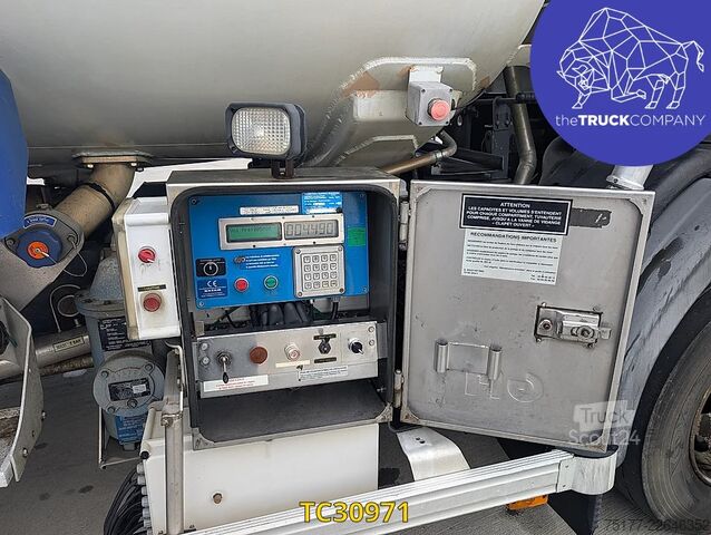 Cisterna Renault Premium 270