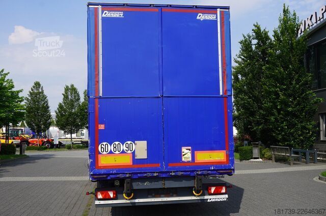 Yhdistelmä perävaunulla / 2 yhdistelmää MAN TGX 26.510 6x2-4/ Curtainsider + trailer