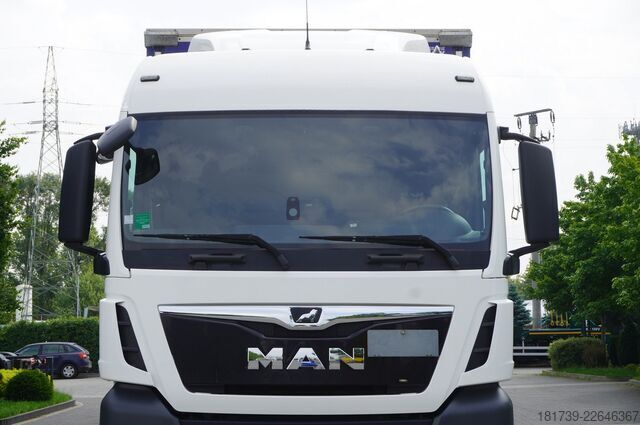 Yhdistelmä perävaunulla / 2 yhdistelmää MAN TGX 26.510 6x2-4/ Curtainsider + trailer