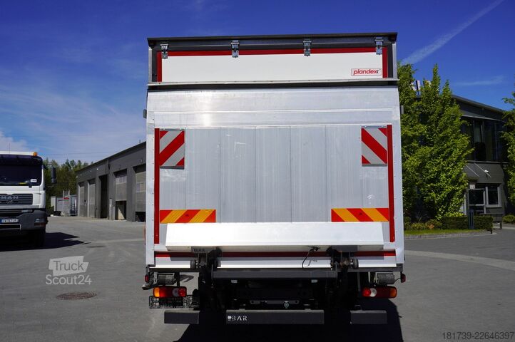 Contenedor DAF LF 12.210 18-pallet container with tail