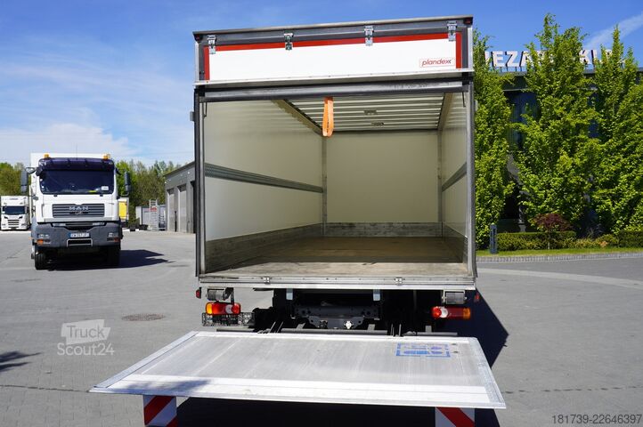 Contenedor DAF LF 12.210 18-pallet container with tail
