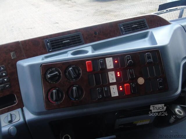 Hoogwerker Mercedes-Benz Actros 4148 10x4 + 84 meters Wumag Hoogwerker