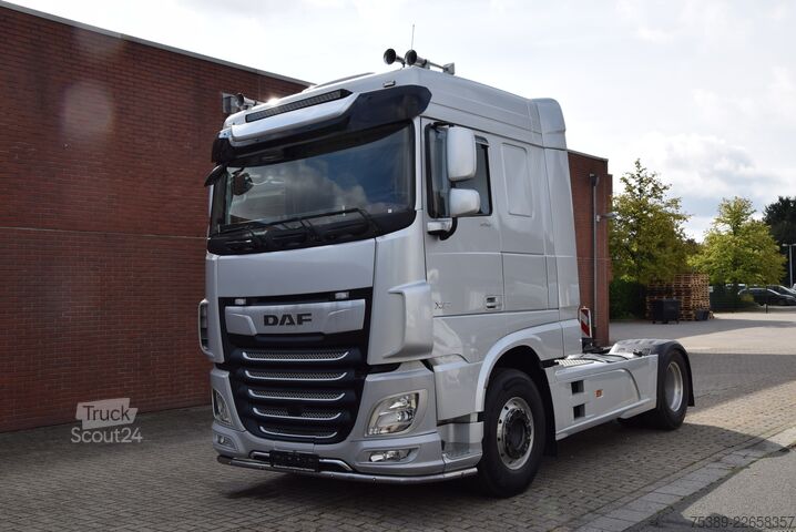 Standardni vlačilec Daf XF 530 Flachdach Retarder Leder ACC TV Navi