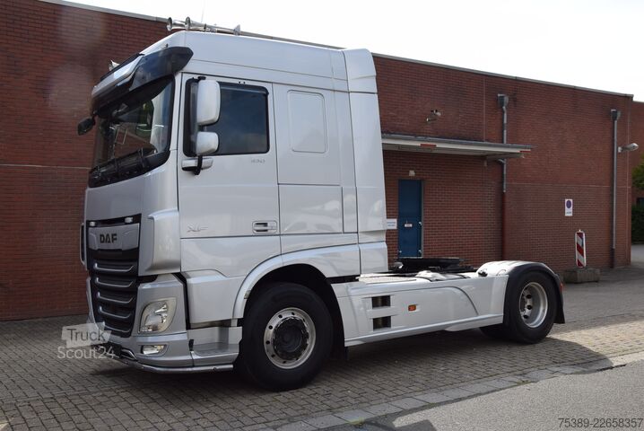 Standardni vlačilec Daf XF 530 Flachdach Retarder Leder ACC TV Navi