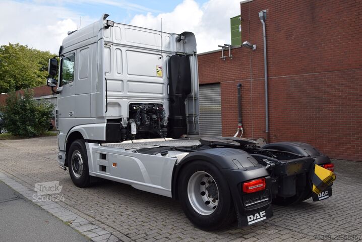 Standardni vlačilec Daf XF 530 Flachdach Retarder Leder ACC TV Navi