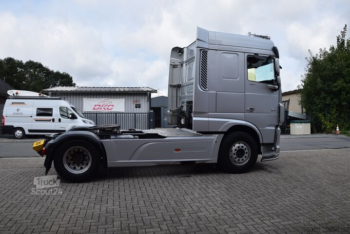 Standardni vlačilec Daf XF 530 Flachdach Retarder Leder ACC TV Navi