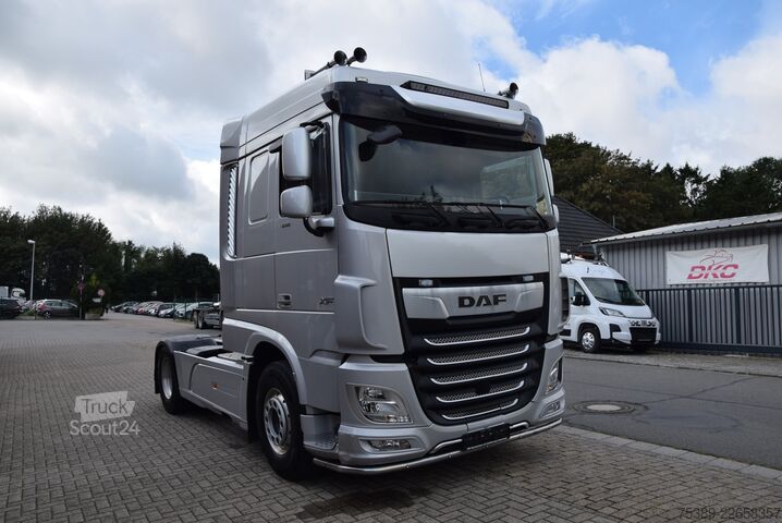 Standardni vlačilec Daf XF 530 Flachdach Retarder Leder ACC TV Navi
