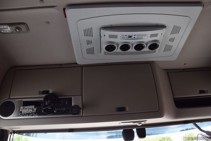 Standardni vlačilec Daf XF 530 Flachdach Retarder Leder ACC TV Navi