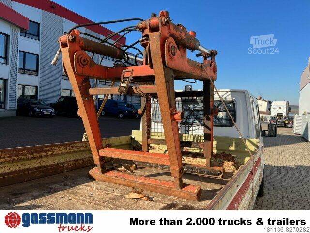Tovorna dvigalka na tovornjaku Steinweg Palettenzange