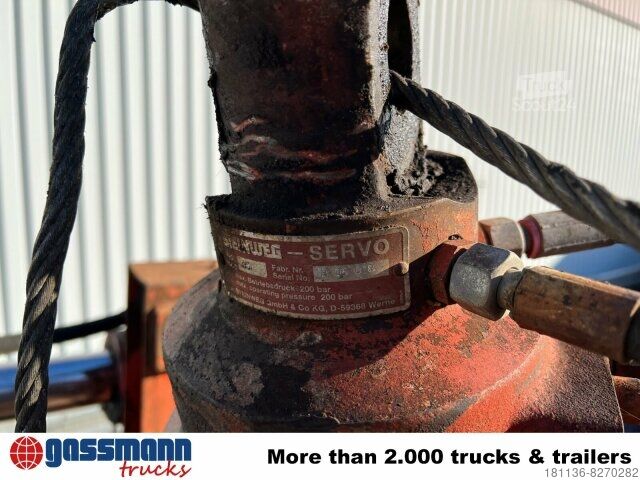 Tovorna dvigalka na tovornjaku Steinweg Palettenzange