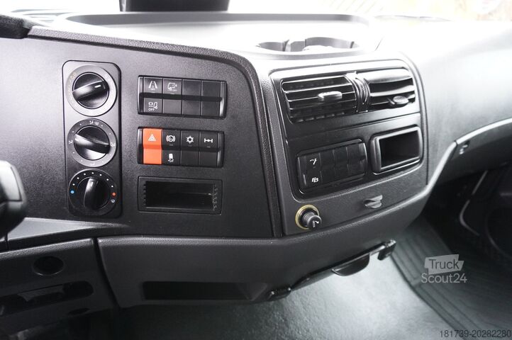 Kamion za prevoz vozila sa dizalicom Mercedes-Benz Atego 818 / New Galvanized