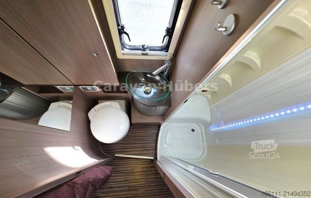 Camper semintegrato ADRIA Martrix Supreme 667 SPS - Hub/Queensbett - Solar