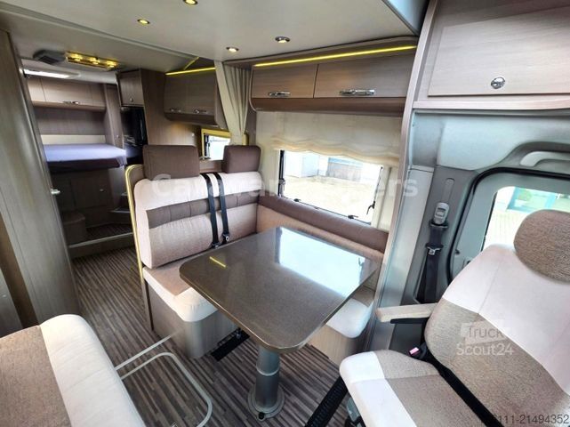 Camper semintegrato ADRIA Martrix Supreme 667 SPS - Hub/Queensbett - Solar