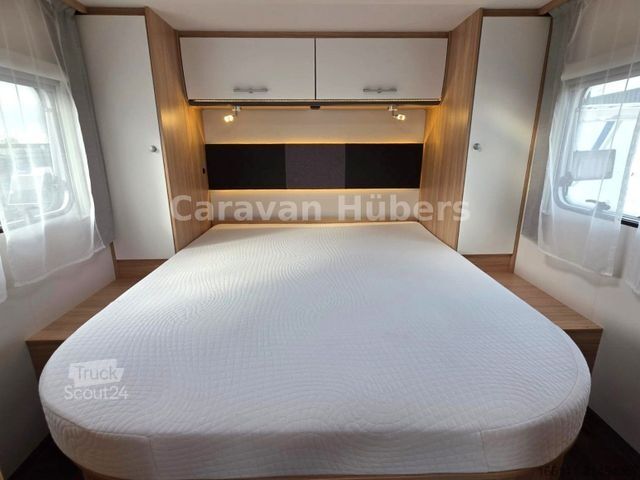 Camper semintegrato SUNLIGHT T 69LC - Queensbett - 1. Hand - Solar - Klima