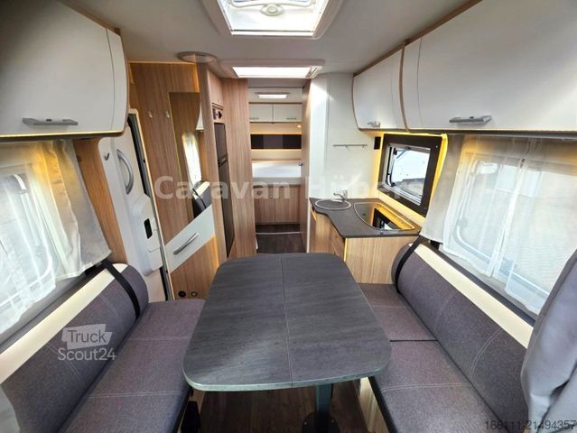 Camper semintegrato SUNLIGHT T 69LC - Queensbett - 1. Hand - Solar - Klima