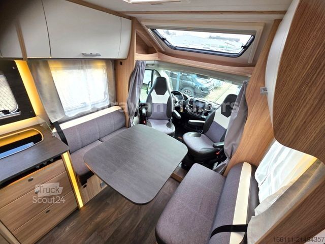 Camper semintegrato SUNLIGHT T 69LC - Queensbett - 1. Hand - Solar - Klima