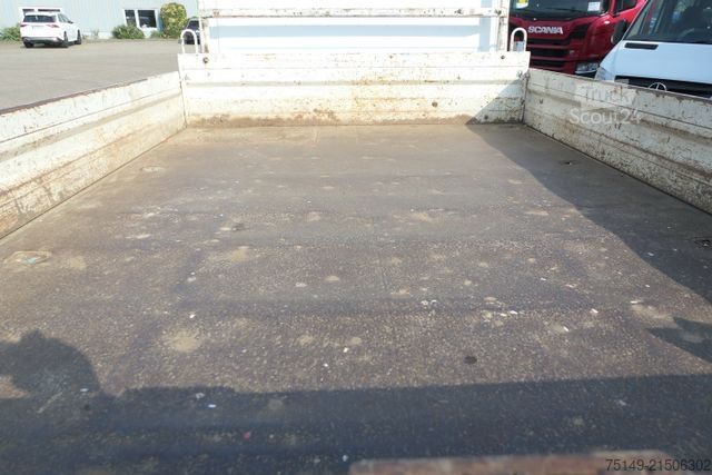 Tre-vejs tippevogn MERCEDES-BENZ 614 D Vario 4x2, DOKA, Meiller, 2x AHK, 147tkm