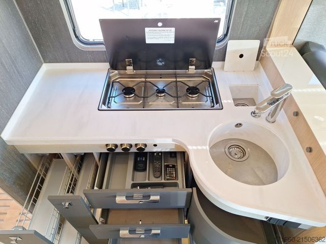 Camper integrado HYMER/ERIBA B-Klasse ML I BlackLine 880 5 Sitzplätze