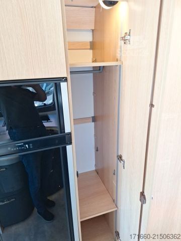 Camper integrado HYMER/ERIBA B-Klasse ML I BlackLine 880 5 Sitzplätze