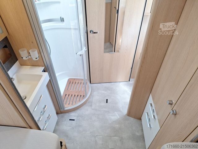 Camper integrado HYMER/ERIBA B-Klasse ML I BlackLine 880 5 Sitzplätze