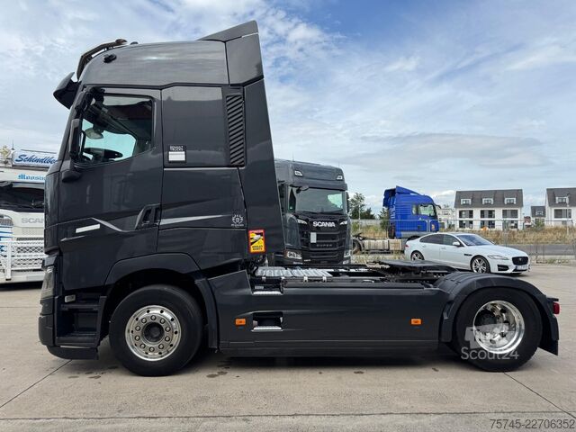 Standardowy ciągnik siodłowy RENAULT T HIGH 520 H * ALCOA * STANDKLIMA * ACC 2 TANK