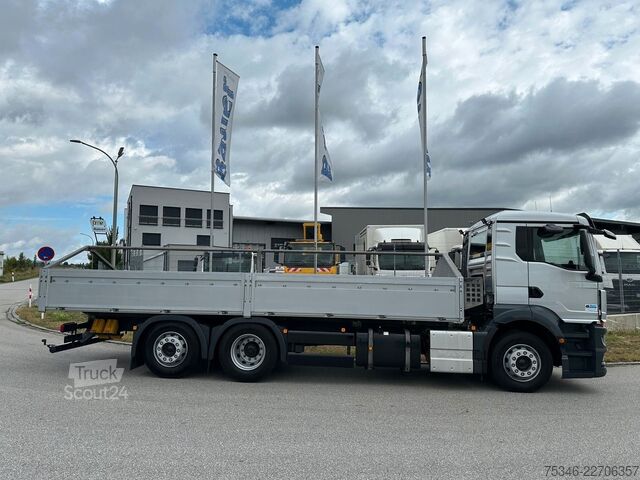 Ladbil med lad MAN TGS 26.360 LL/Pritsche 7,10 m/Lenkachse/ 108 tkm
