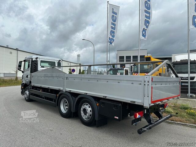 Ladbil med lad MAN TGS 26.360 LL/Pritsche 7,10 m/Lenkachse/ 108 tkm